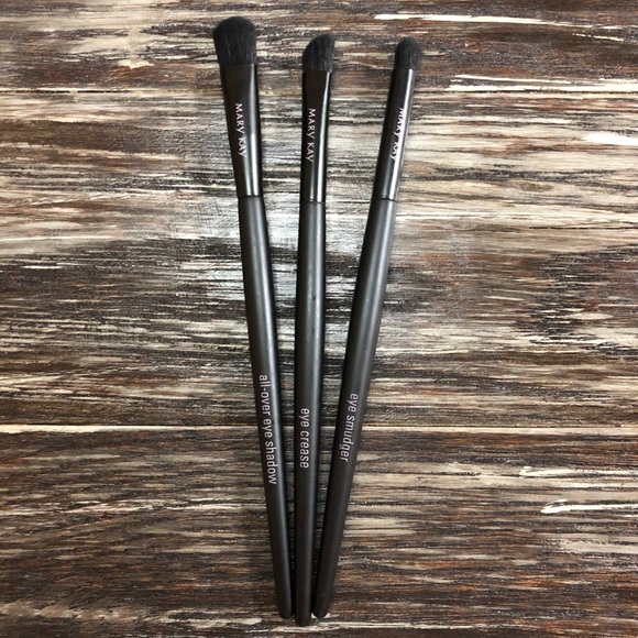 Mary Kay Set of 3 Eye Makeup Brushes 2 - Picture 1 of 4